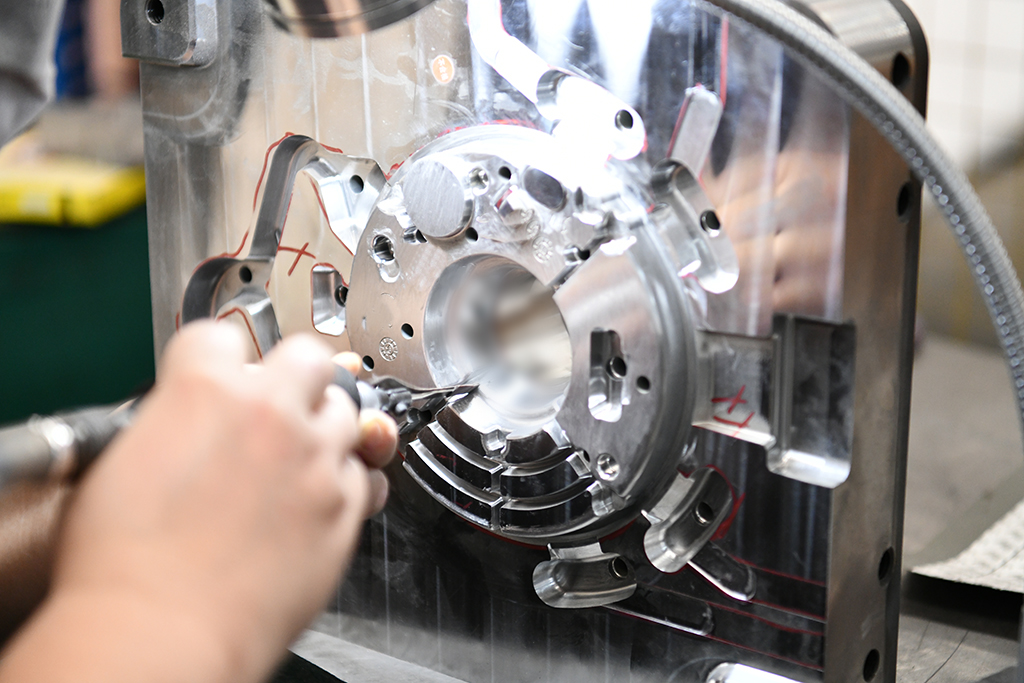 品成金屬新能源壓鑄模具 品成金屬新能源壓鑄模具